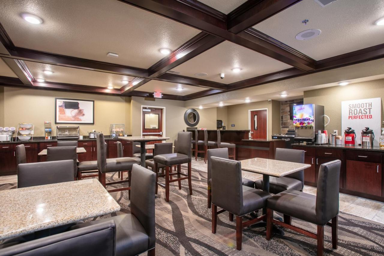 Cobblestone Inn & Suites - Pine Bluffs ภายนอก รูปภาพ