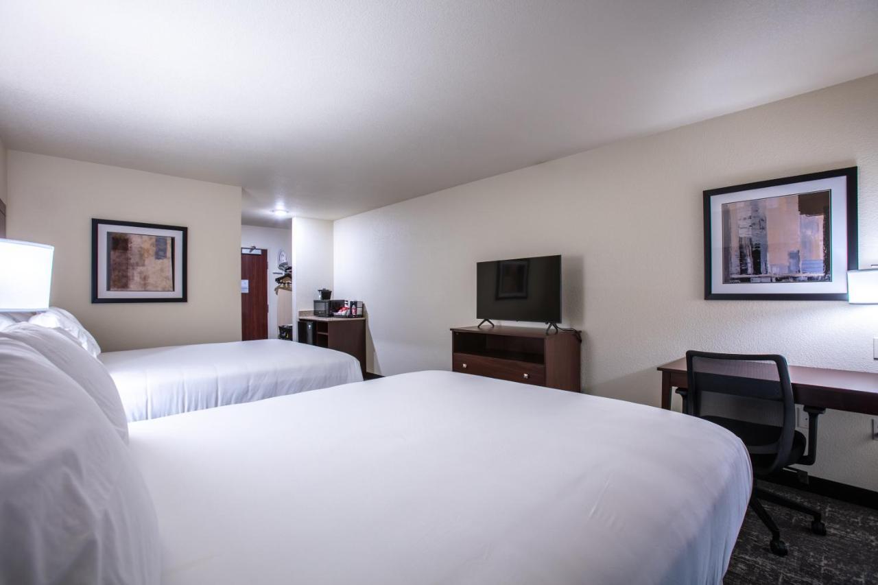 Cobblestone Inn & Suites - Pine Bluffs ภายนอก รูปภาพ