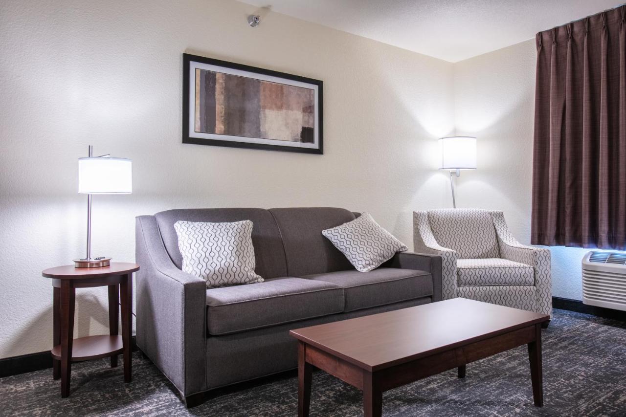 Cobblestone Inn & Suites - Pine Bluffs ภายนอก รูปภาพ