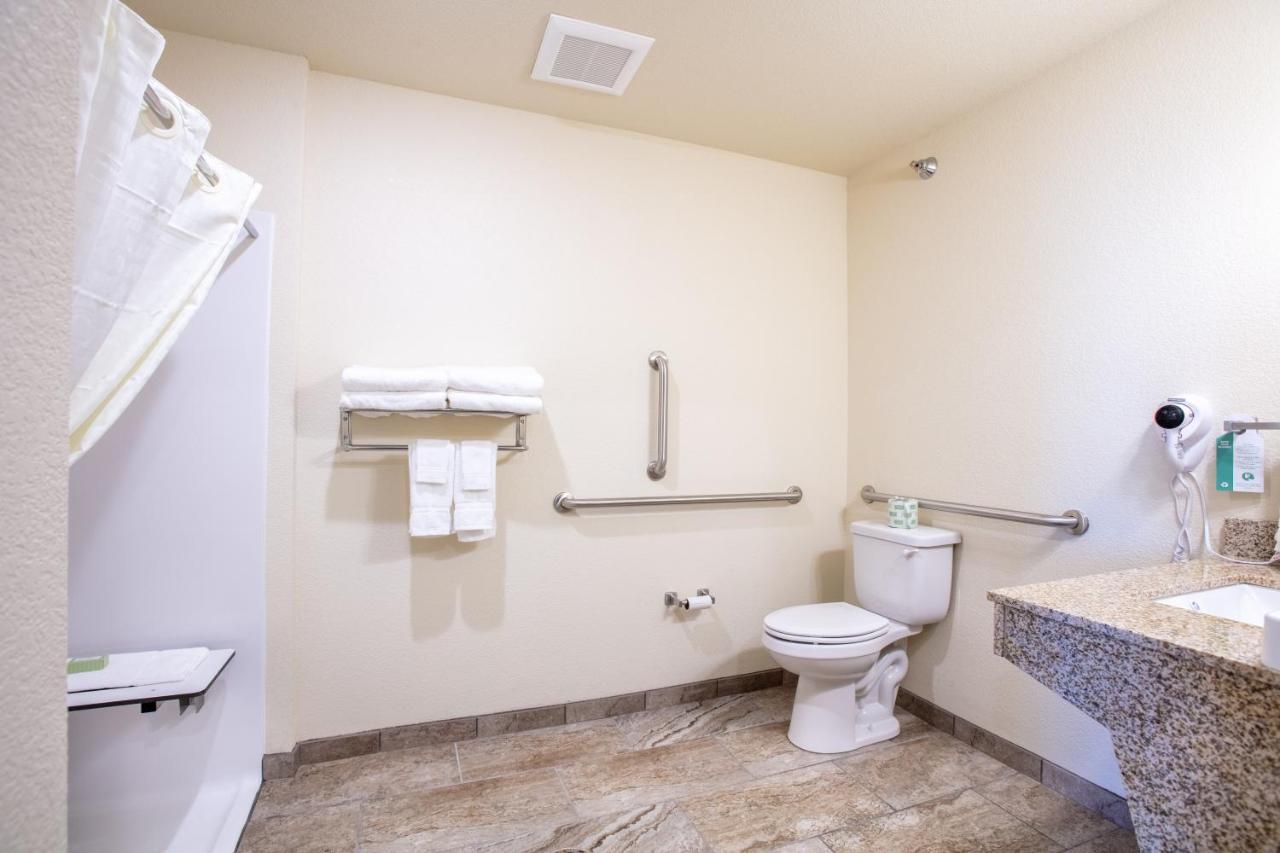 Cobblestone Inn & Suites - Pine Bluffs ภายนอก รูปภาพ