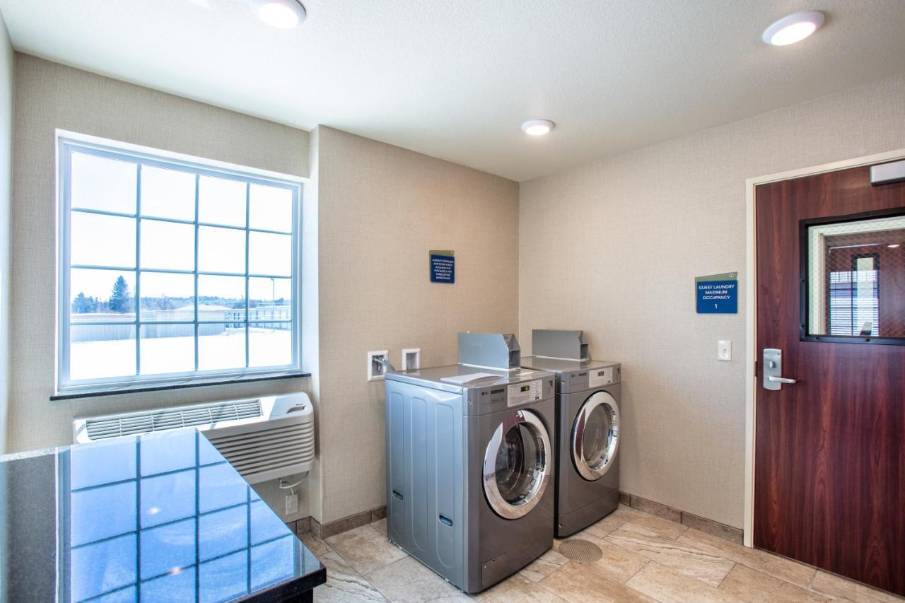 Cobblestone Inn & Suites - Pine Bluffs ภายนอก รูปภาพ