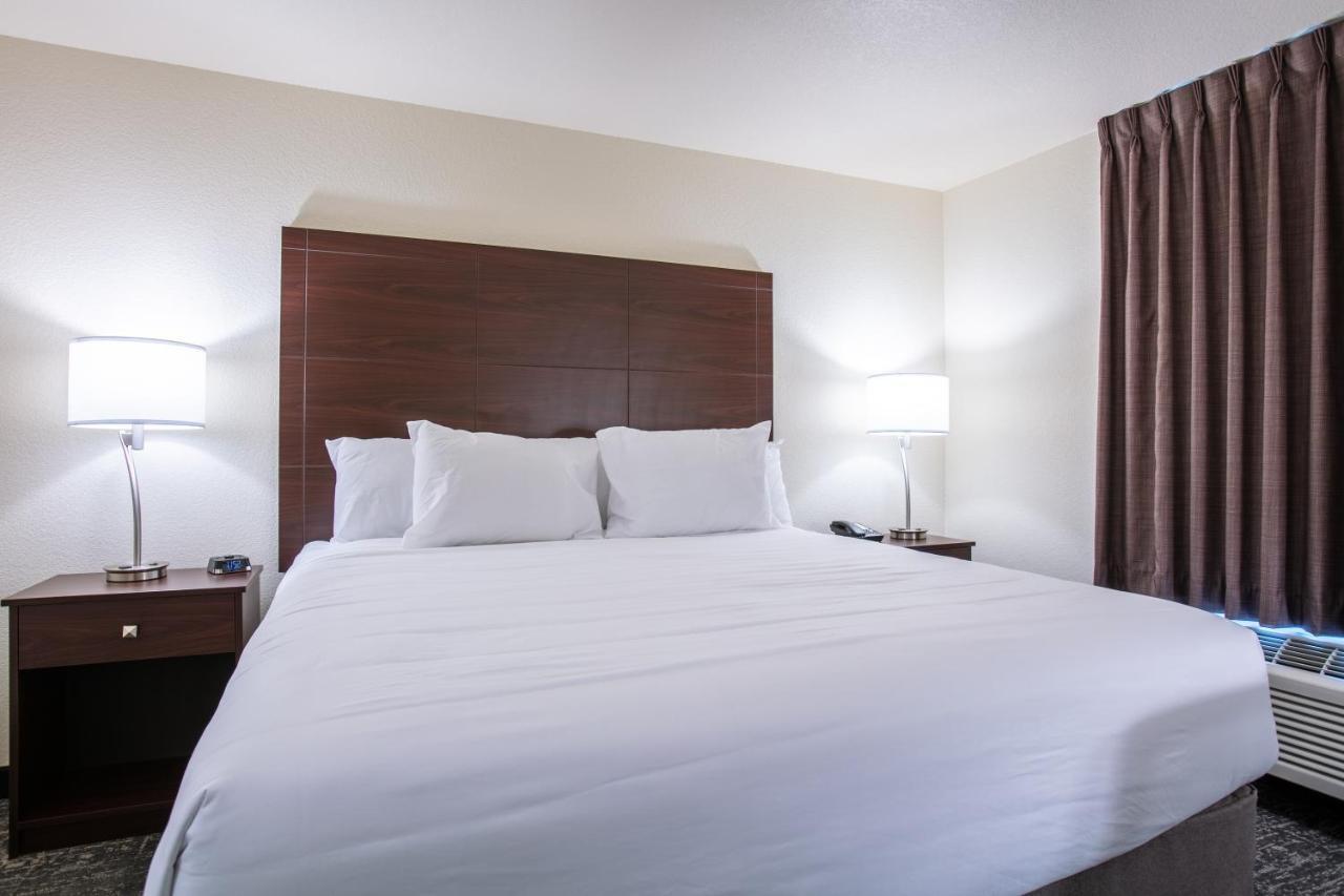 Cobblestone Inn & Suites - Pine Bluffs ภายนอก รูปภาพ