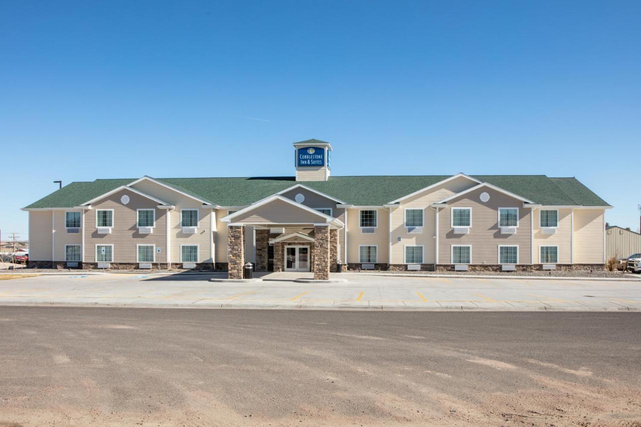 Cobblestone Inn & Suites - Pine Bluffs ภายนอก รูปภาพ