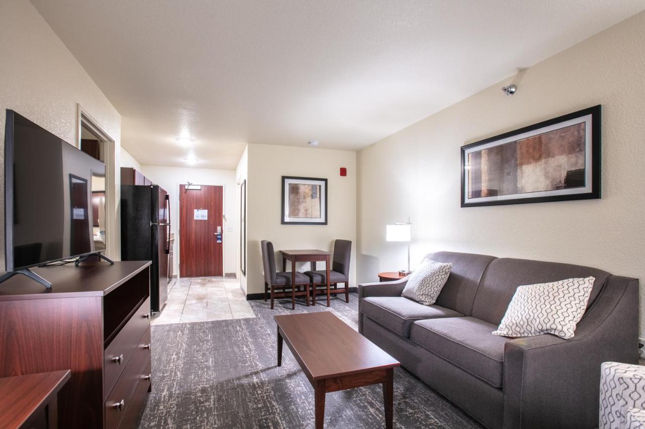 Cobblestone Inn & Suites - Pine Bluffs ภายนอก รูปภาพ